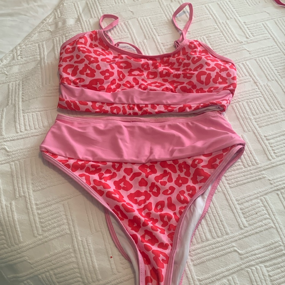 New without tags bathing suit